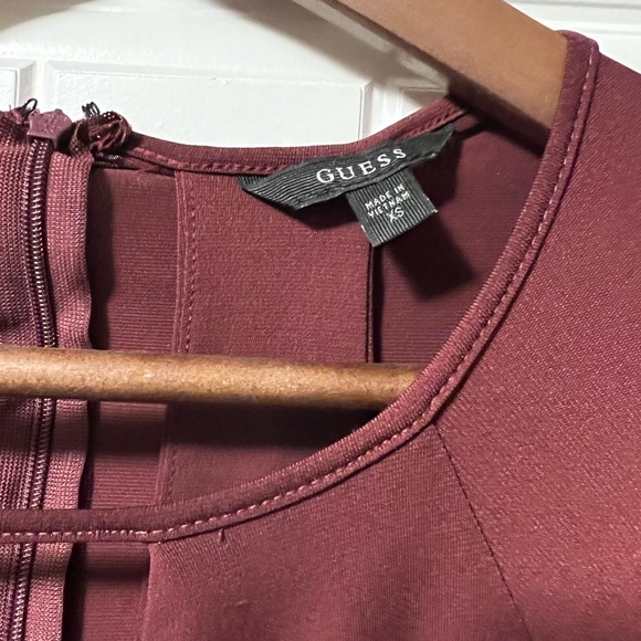 Guess jumpsuit - size small - new with no tags - Picture 3 of 6